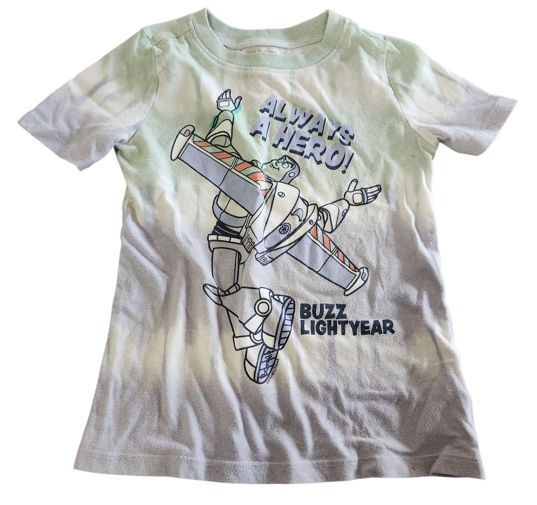 T-shirt (size 5) small mark