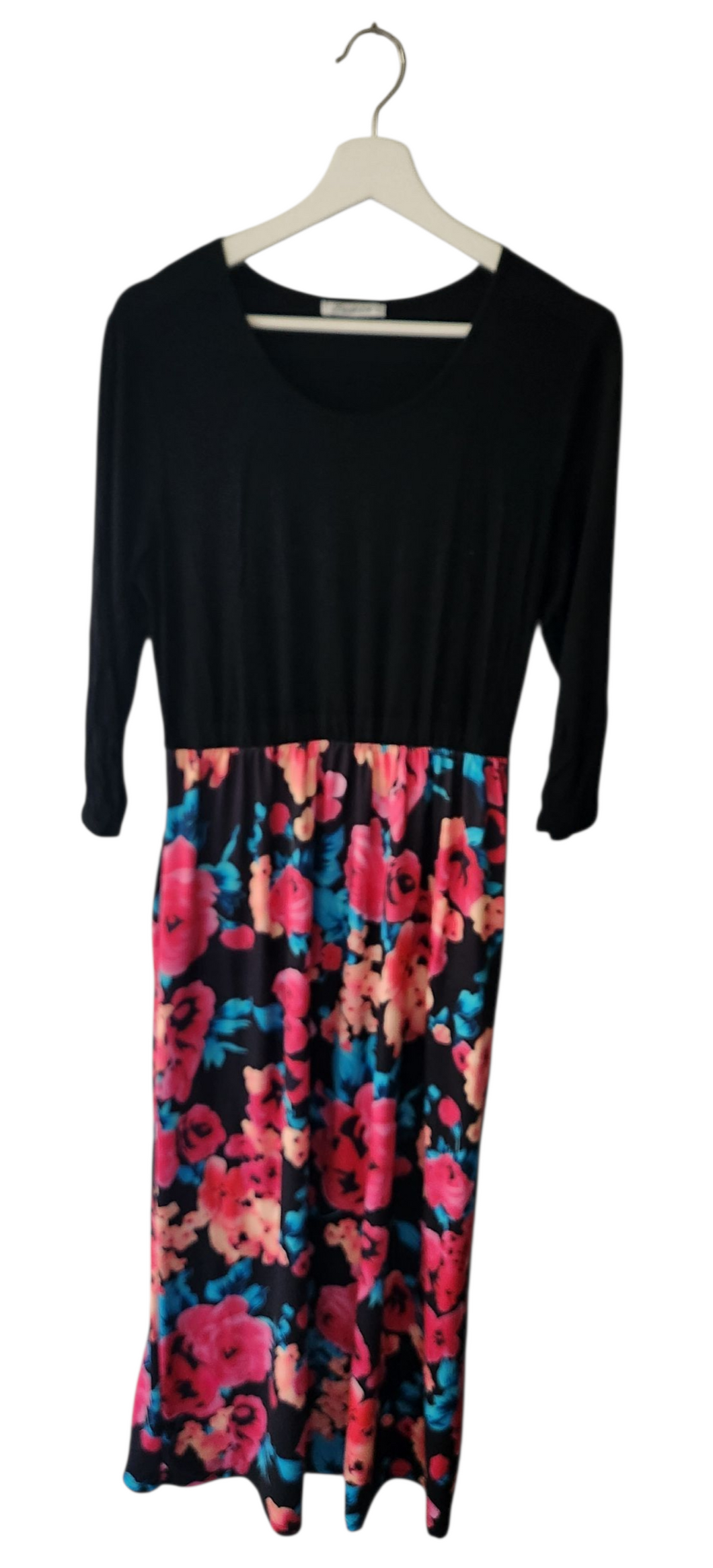 Dress (says medium) fits large